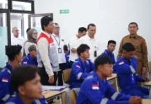 Polbeng dan PHR Bekali Warga Rohil Keahlian Las Bersertifikat lewat Asa Karya