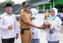 Camat Rangsang Barat Tekankan Disiplin dan Karakter Siswa MAN 2