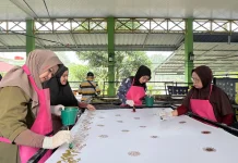 Batik Mandau - Batik Dumai : Kemandirian Ekonomi Dilukis Helai Pelestarian Budaya
