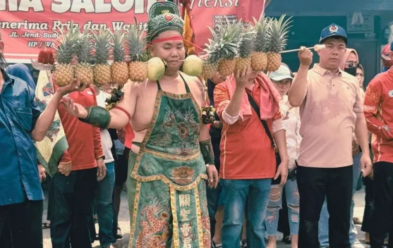 Tradisi Cue Lak di Sungai Pakning, Generasi Muda Jaga Nyala Warisan Leluhur