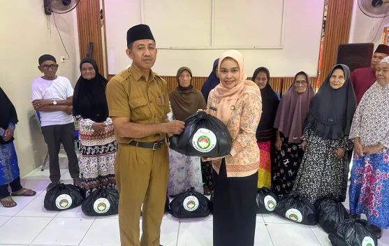 DWP Kabupaten Bengkalis Salurkan Bantuan Sembako di Desa Damai