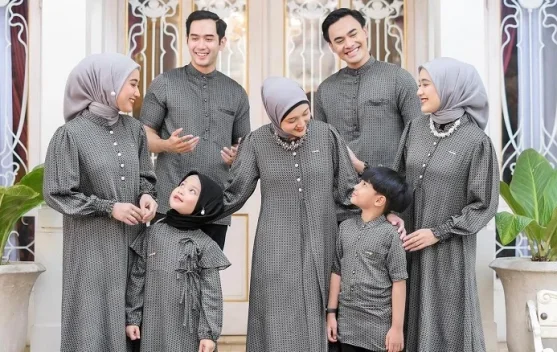 Alaaab Orang Indonesia Suka Baju Seragam saat Lebaran