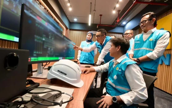 Puluhan Ribu Petugas PLN Siaga, Jaga Terang Lebaran di Seluruh Negeri
