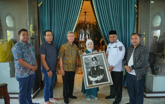 Komisaris Bank Mandiri Saksikan Pesona Wisata Siak