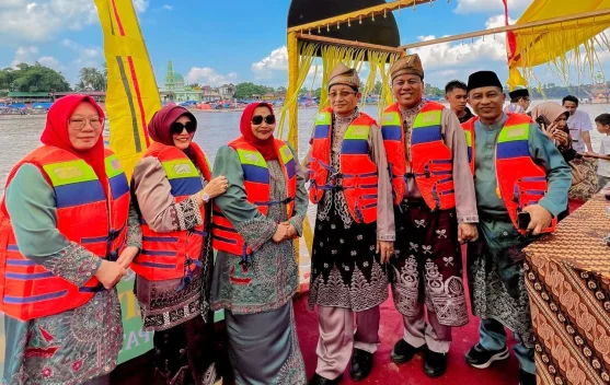 Perahu Hias Bengkalis Tampil Memukau di MTQ ke-44 Riau