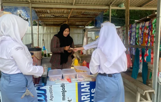 Warung Bu Friska Jadi Andalan Siswa/Siswi SMKN 1 Bengkalis