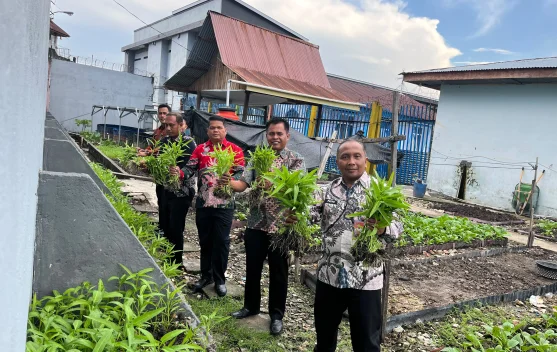 Kalapas Bengkalis Panen 100 Kg Kangkung Dukung Ketahanan Pangan