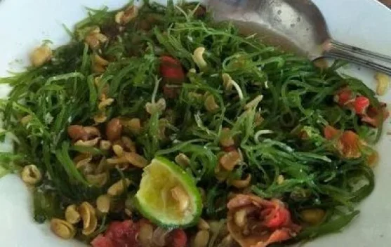 Rujak Bulung, Kuliner Khas Bali Berbahan Rumput Laut Segar