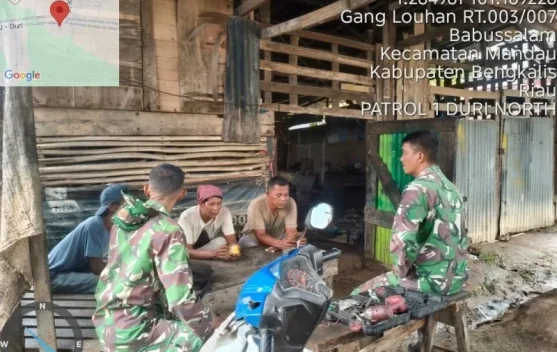 Babinsa Mandau Perkuat Wawasan Kebangsaan Kampung Pancasila