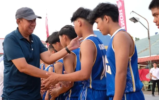 Wabup Muzamil Buka Kompetisi Basket Pelajar Selatpanjang