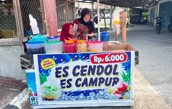 Mencoba Peruntungan, Syamsidar Kembali Jual Cendol setelah Empat Tahun Berhenti