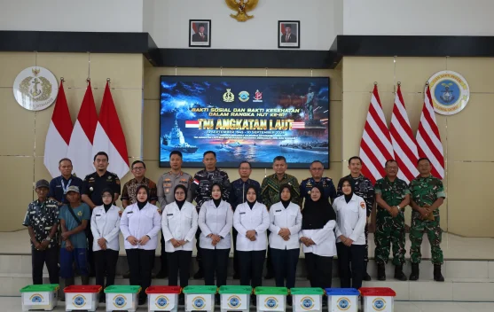 HUT TNI AL Ke-81, Lanal Dumai Gelar Bakti Sosial dan Bakti Kesehatan