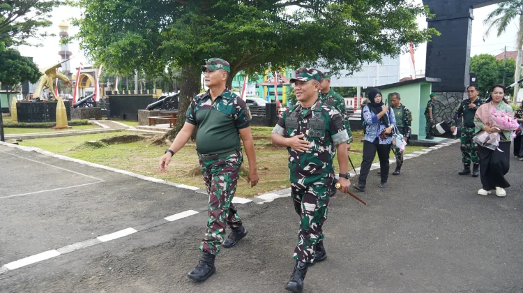 Pantau Kesiapan Operasional, Pangkogabwilhan Tinjau Korem 041/Gamas