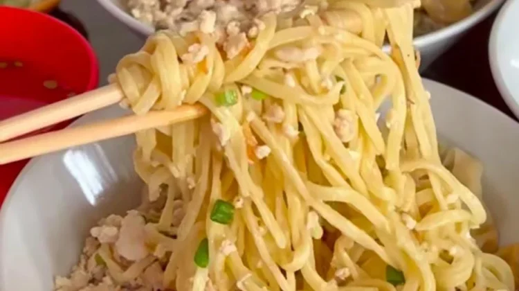 Mie Pangsit, Kuliner Legendaris yang Selalu Menggoda Selera