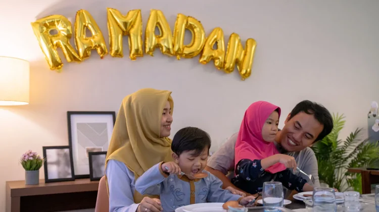 Tips Mengajak Anak Belajar Puasa dengan Cara Menyenangkan