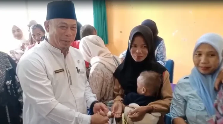 Pemkot Bengkulu Salurkan Bantuan untuk 43 Anak Stunting