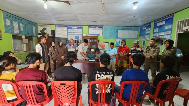 Satpol PP Serahkan Delapan Pasangan tanpa Ikatan Nikah ke Sidang Adat