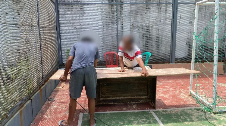 Pembinaan Mandiri, WBP Rutan Bengkulu Lakukan Pembuatan Lemari