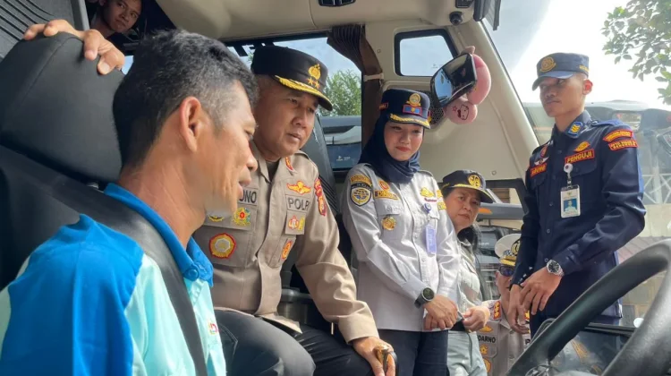 Pastikan Kesiapan Angkutan Arus Mudik, Kapolda Bengkulu Cek Kendaraan
