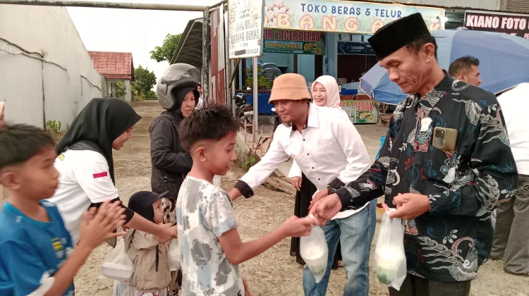 Laskar Gibran Bengkulu Bagikan Takjil, Dorong Perputaran Ekonomi UMKM