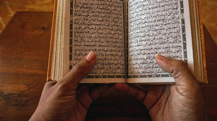 Ketenangan dan Hikmah dari Lantunan Ayat Suci Al-Qur’an