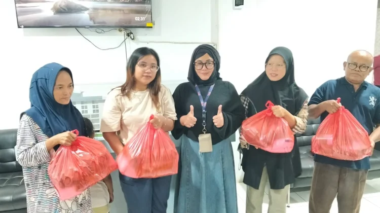 Sambut Idulfitri 1447 H, Bencoolen Mall Bagikan 150 Paket Sembako untuk Warga