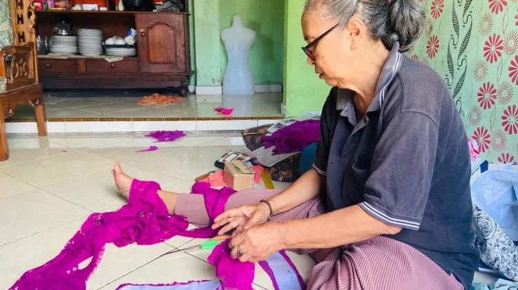 Penjahit Pakaian Kebanjiran Pesanan Baju Lebaran jelang Idul Fitri