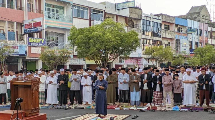 Warga Muhammadiyah Bengkulu Salat Id di Jalan Suprapto dengan Khidmat dan Tertib