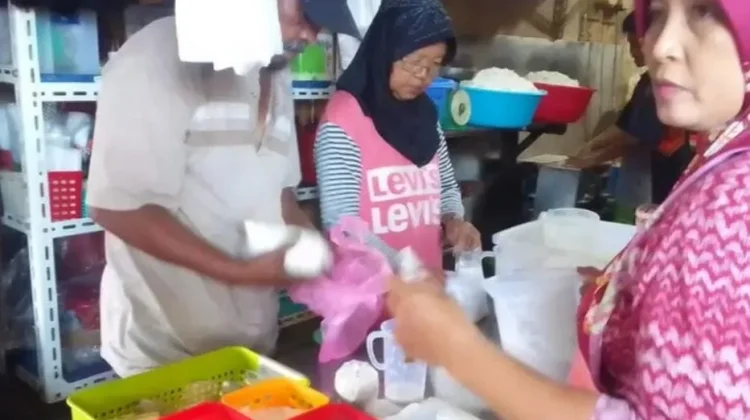 jelang Lebaran, Harga Ayam Potong dan Santan Kelapa di Bengkulu Melonjak Tajam
