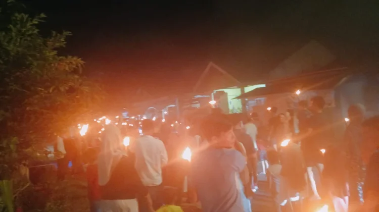 Pawai Takbir Idulfitri di Perum Pinang Mas Kota Bengkulu Meriah