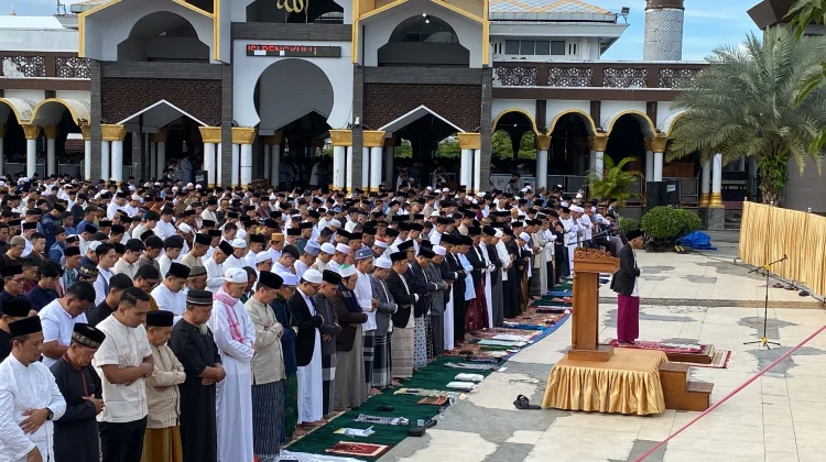 Sempat Diguyur Hujan, Salat Id di Baitul Izzah Berlangsung Penuh Khidmat