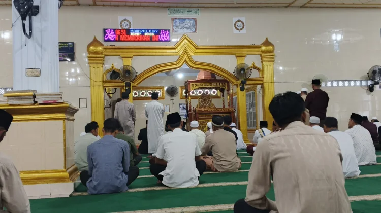 Warga Mukomuko Khusyuk Laksanakan Salat Idulfitri 1447 Hijriah
