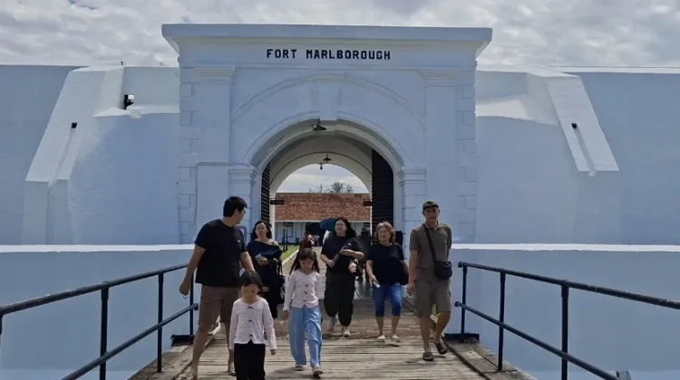 Benteng Marlborough Dipadati Wisatawan Lebaran