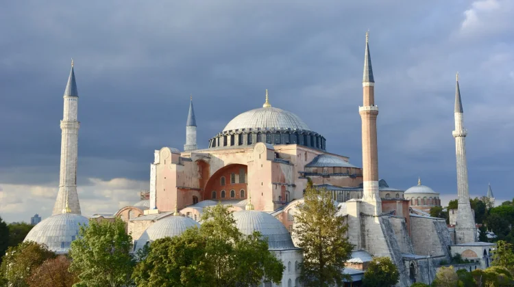 5 Masjid Dunia yang Dahulu Merupakan Gereja dengan Arsitektur yang Terjaga