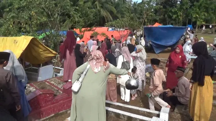 Tradisi Yasinan dan Tahlik Masal Desa Gunung Selan