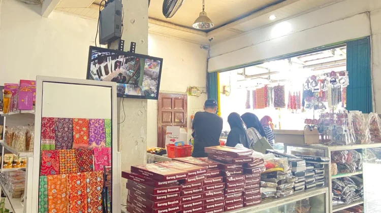 Toko Oleh-Oleh Ratu Samban Ramai Pengunjung jelang Arus Balik Lebaran