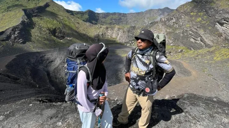 Cara Membangun Kedekatan dan Komunikasi yang Asik Bersama Anak Remaja