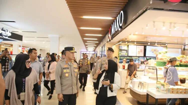 Kapolda Bengkulu Pantau Aktivitas Masyarakat di Pusat Perbelanjaan Modern