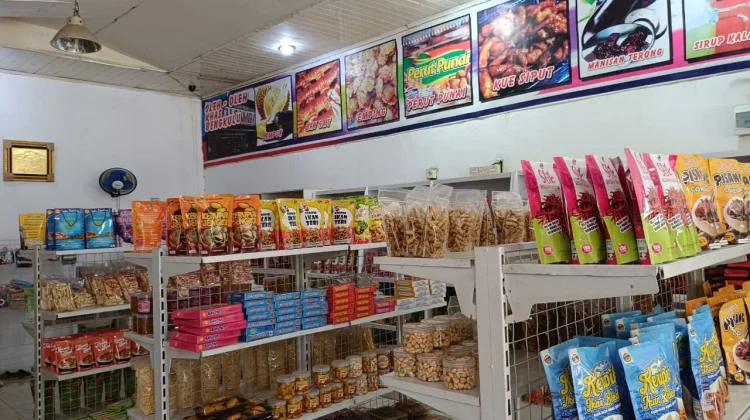 Arus Balik Picu Ramainya Toko Oleh-Oleh di Bengkulu