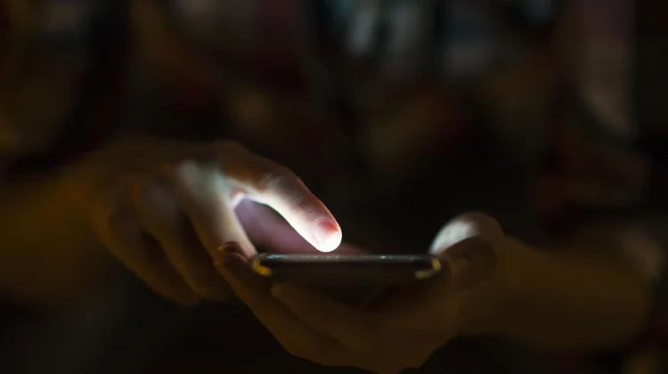 Cara Hacker Bobol Handphone Anda