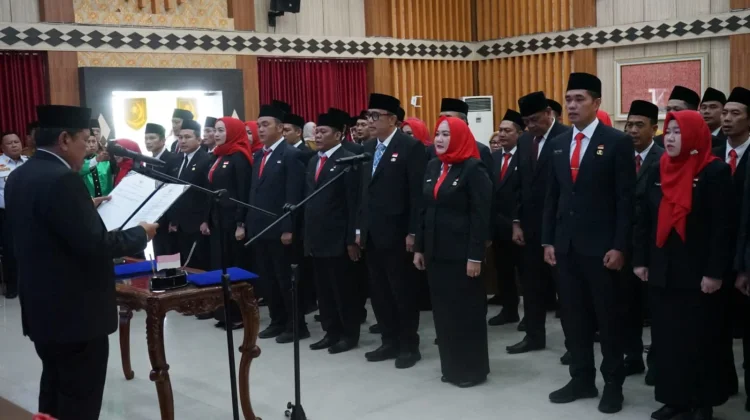 Wagub Mian Lantik 54 Pejabat Eselon III Pemprov Bengkulu untuk Perkuat Birokrasi