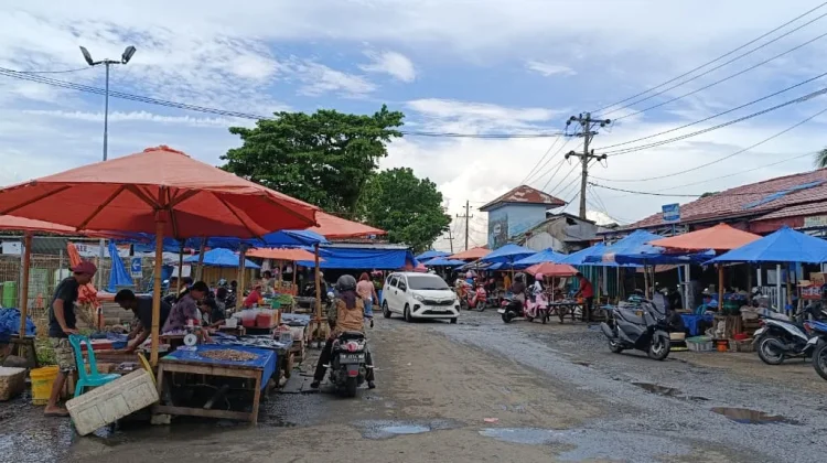 Pedagang Pasar Minggu Tetap Berjualan di Trotoar, Alasan Ekonomi Jadi Pertimbanga