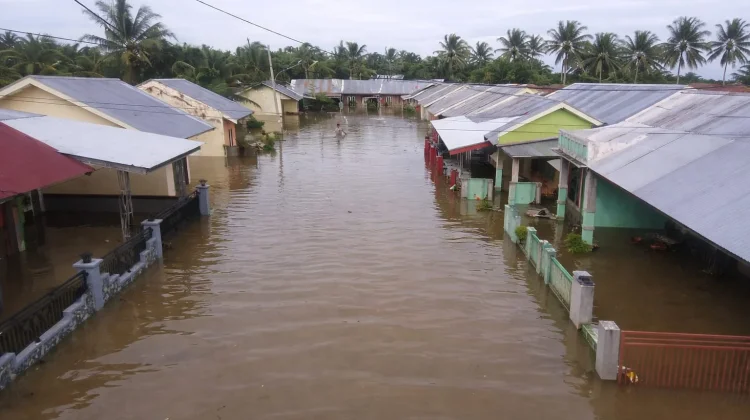 Puluhan Rumah Warga RT 24 Sawah Lebar Terendam Banjir
