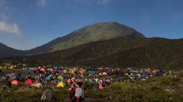 Eksotisme Gunung Kaba jadi Buruan Pegiat Trekking