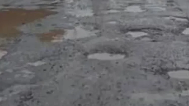 Rusak Parah, Jalan Talang Rimbo Lama Tak Kunjung Diperbaiki