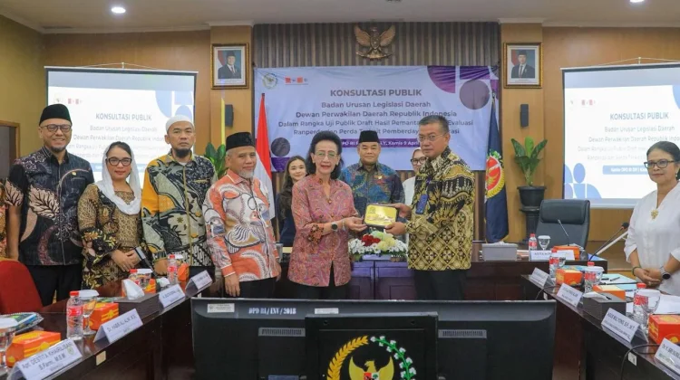 Senator Destita Ikuti Uji Publik Raperda Koperasi di Yogyakarta