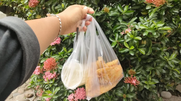 Pelaku Usaha Makanan  Mulai Keluhkan Naikannya Harga Plastik