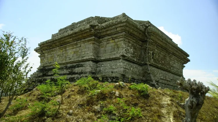 Eksotis! Keajaiban Candi tanpa Pintu di Tulungagung