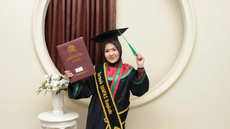 Rike Diah Parmitha, Jadi Lulusan Terbaik UINFaS Bengkulu ke-XII