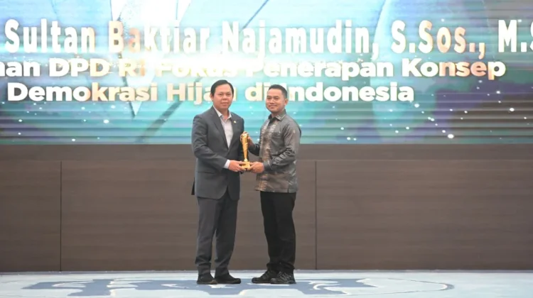 Kembali Terima KWP Award, Ketua DPD RI Sultan: Wartawan Sahabat Seperjuangan